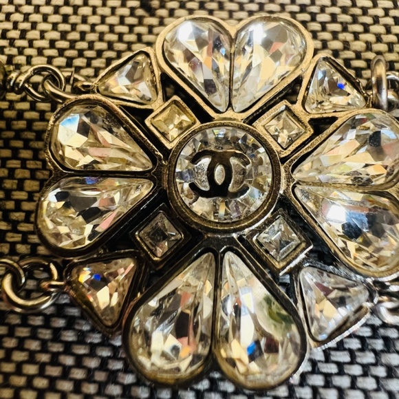 Chanel Faux Pearl and Crystal Cluster Bracelet From Autumn 2008 Collection - Picture 7 of 16